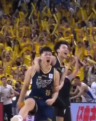 广东G2绝杀北京！张皓嘉徐杰怒吼，崔永熙胡明轩狂笑，威姆斯兴奋