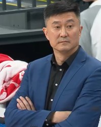 云鼎娱乐官方网站-输上海40分！杜锋有4个败笔，是广东队输球的主要因素